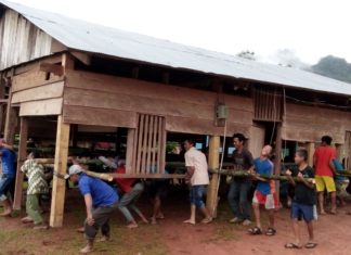 Asyik, Angkat Rumah Beramai-ramai