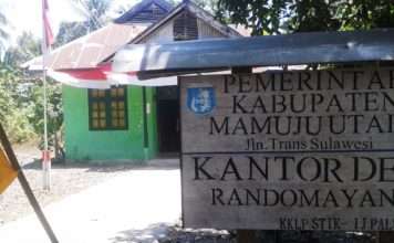 Kades Randomayang Dituntut Mundur