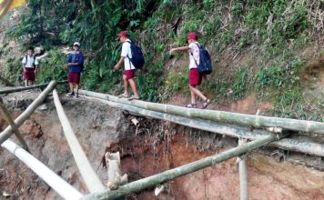 Jembatan Boleh Putus, Sekolah Jalan Terus