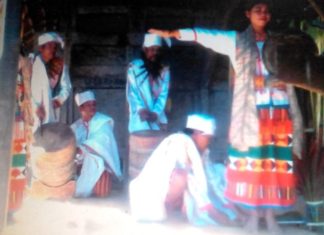 Di Atas Pisau Panas, Tarian Burake Dipertontonkan