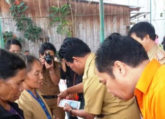 Keluarga Harapan di Mamasa Terima Bantuan Tahap Keempat