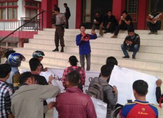 Seruduk Kantor DPRD Mamasa, GERAM dan Warga Transmigran Lakahang Tuntut Hak Milik Tanah