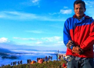Kades Daniel Sumringah di Puncak Liarra Mamasa