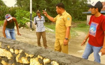 Warga Marah, Pondasi Jembatan Pangiang Harus Dibongkar