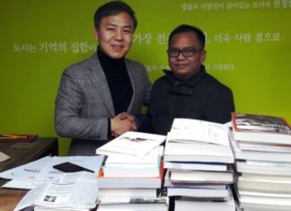 Lihat Baik-Baik, Ini Meja Kerja Walikota Jeonju, Korea Selatan