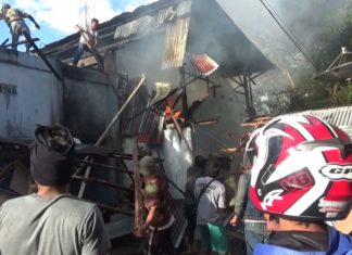 Sebuah Rumah Warga di Desa Buntubuda Terbakar