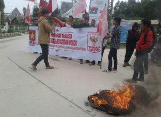 LMND Mamasa Parade Menangkan Pancasila, Tolak Kenaikan Harga Energi dan Pangan