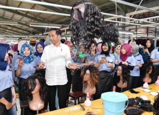 Pabrik Bulu Mata Palsu dan Rambut Palsu di Purbalingga Turut Diperhatikan Presiden