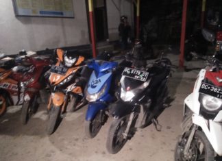 Gerebek Sabung Ayam, Polres Mamasa Amankan 16 Unit Sepeda Motor dan 4 Ekor Ayam
