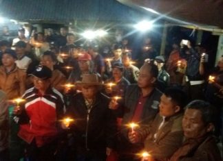 Cahaya Lilin Laskar Koko di Mamasa, Tanda Duka Cita Bagi Korban Serangan Bom Surabaya