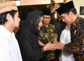 Presiden Jokowi Melayat ke Rumah Duka Almarhum Prof. Dawam Rahardjo