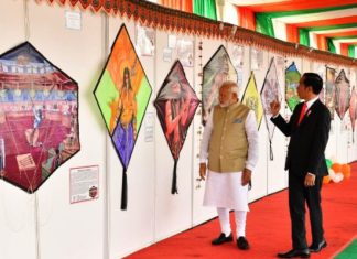 Presiden Jokowi dan PM Modi Saksikan Pameran Layangan di Silang Monas