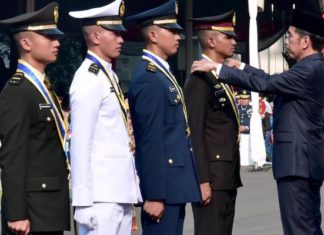 Presiden Jokowi Lantik 724 Perwira TNI dan Polri