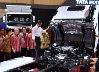Presiden Sebut Tiga Tantangan bagi Dunia Otomotif Sekarang