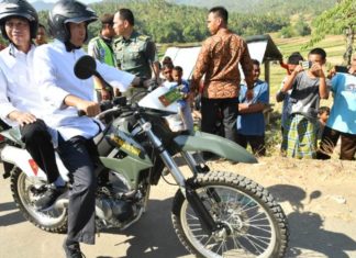 Di Lombok Utara, Presiden Sempatkan Tinjau Renovasi Rumah Zohri