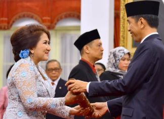 Sambut HUT ke-73 RI, Presiden Jokowi Anugerahkan Sejumlah Tanda Kehormatan