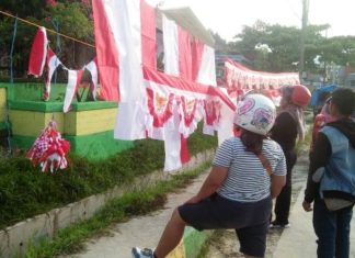 Jelang Perayaan HUT RI di Mamasa, Rezeki Musiman Pedagang Asal Kota Bandung