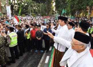 Jokowi: Bismillahirahmanirrahim Kirab Santri dan Jalan Sehat Saya Berangkatkan