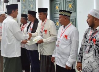 Presiden Serahkan 320 Sertifikat Wakaf di Banda Aceh