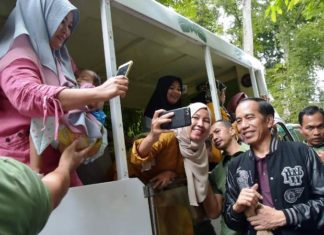 Awal Tahun 2019, Presiden Jokowi Jogging dan Sapa Warga di Kebun Raya Bogor