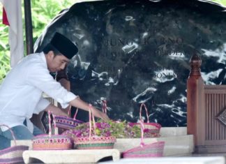 Presiden Jokowi Berziarah ke Makam Bung Karno