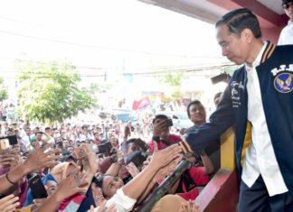 Presiden Jokowi dan Ibu Iriana Blusukan ke Pasar Sentral Gorontalo