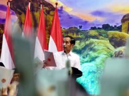 Kini Gresik Dapat Giliran, Presiden Serahkan 3.200 Sertifikat Hak Atas Tanah