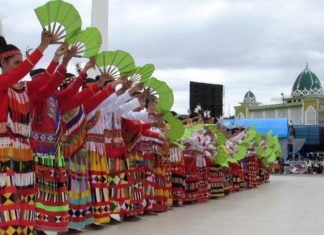 Semarak Pekan Raya PPr GTM, Diramaikan Karnaval Budaya dan Busana Adat Mamasa