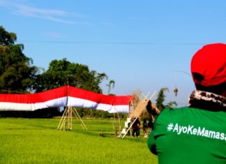Bendera Raksasa 74 Meter di Persawahan Mamasa, Wujud Nasionalisme di HUT RI ke-74