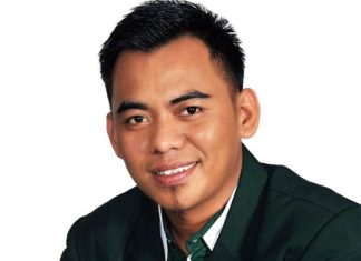 Kilau Pin Emas dan Kelihaian Tak Terjebak Korupsi di DPRD Mamasa