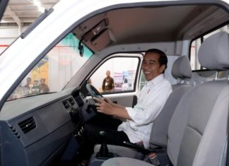 Peresmian Mobil ESEMKA oleh Joko Widodo