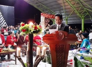 Kilau Bintang Menyinari Seisi Lapangan Kondosapata Mamasa