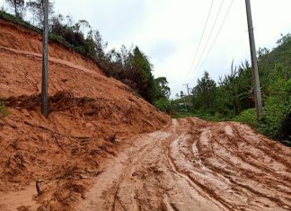 Keluh Kesah Warga Akibat Jalan Kubangan