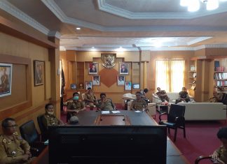 Trio Punggawa Mamasa Teleconference dengan Gubernur ABM, Ramlan: Kabupaten Mamasa Dijaga Ketat