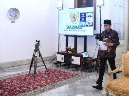 Presiden Jokowi Serahkan Zakat ke Baznas secara Daring