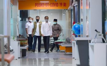 Tinjau Kantor Gugus Tugas Covid-19, Presiden Ingatkan Tugas Besar Belum Berakhir