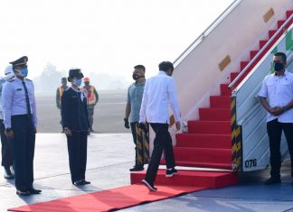 Presiden Tinjau Posko Penanganan dan Penanggulangan Covid-19 Jawa Timur