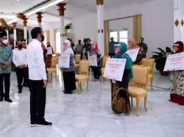 Presiden Jokowi Serahkan Banpres Produktif di Yogyakarta