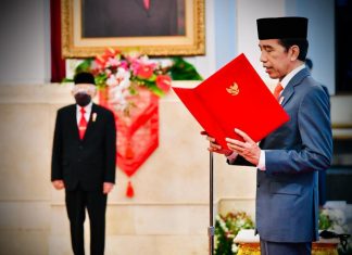 Presiden Jokowi Lantik 6 Menteri Baru dan 5 Wakil Menteri di Istana Negara