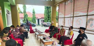 Polres Majene Gelar Silaturahmi Pasca Pencoblosan di TPS