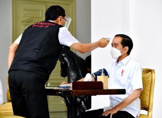 Raffi Ahmad Disuntik Vaksin C-19 Setelah Presiden Jokowi