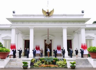 Profil Anggota Dewan Direktur INA