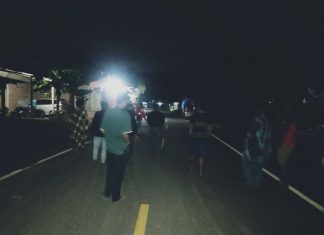 Mengetuk Sahur Ramadan Cara Remaja Kampung