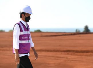 Gubernur Ganjar Dampingi Presiden Jokowi Tinjau KIT Batang