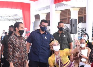 Seniman dan Budayawan Jakarta Terima Vaksin Covid-19