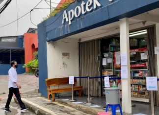 Presiden Blusukan Cek Ketersediaan Obat di Apotik