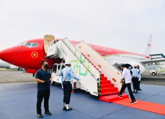 Kunker ke Jatim, Presiden Tinjau Vaksinasi dan Kunjungi Pabrik Pengolahan Porang