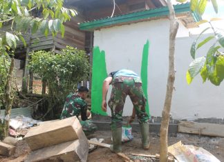 Pengecetan MCK Baru di Banea Karya TMMD 112 Mamasa