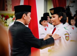 Presiden Jokowi Kukuhkan 76 Anggota Paskibraka Tahun 2023