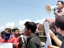 Demonstrasi untuk Karossa